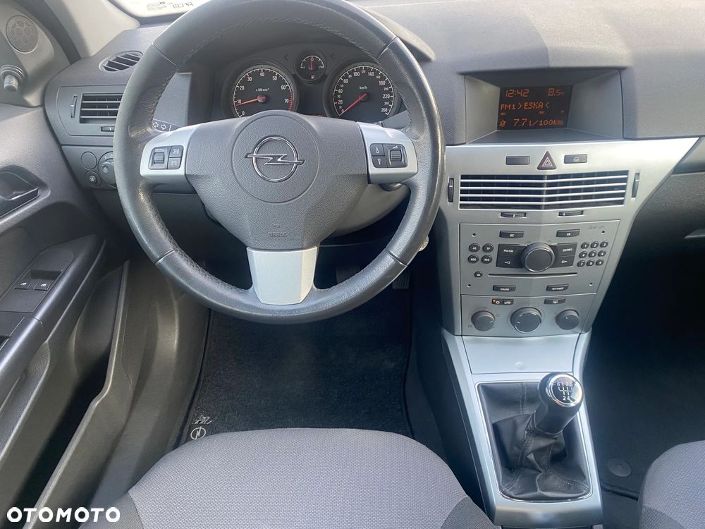 Opel Astra 1.4 Enjoy - 26