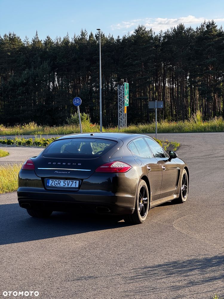Porsche Panamera 4 PDK - 4