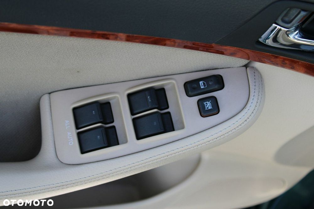 Toyota Avensis - 14
