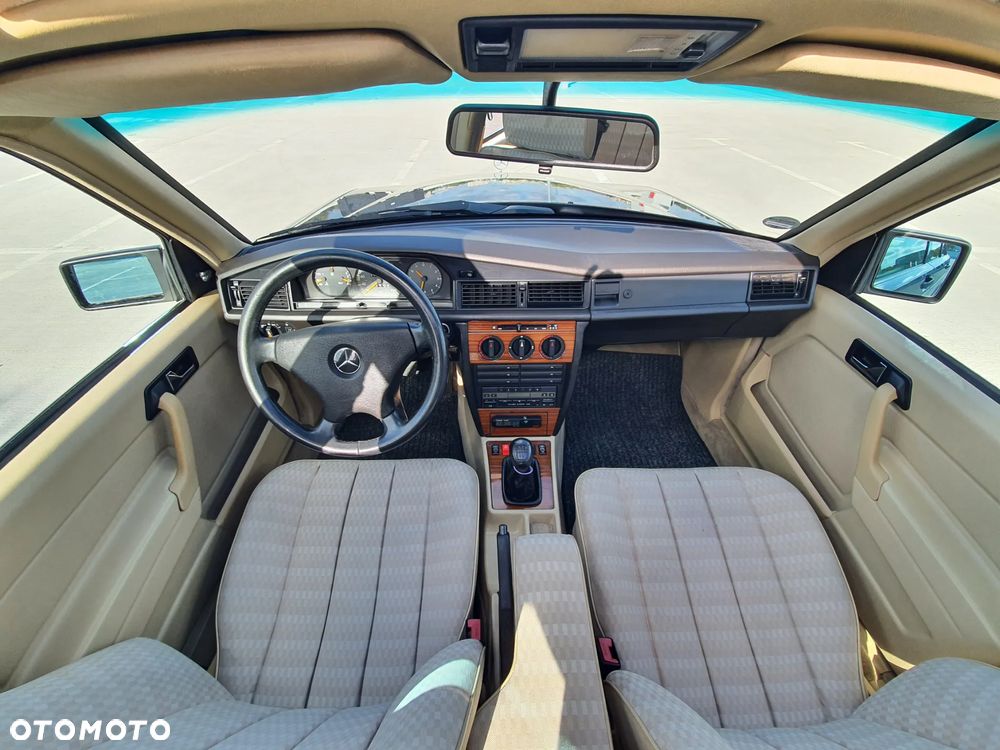 Mercedes-Benz W201 (190) - 14