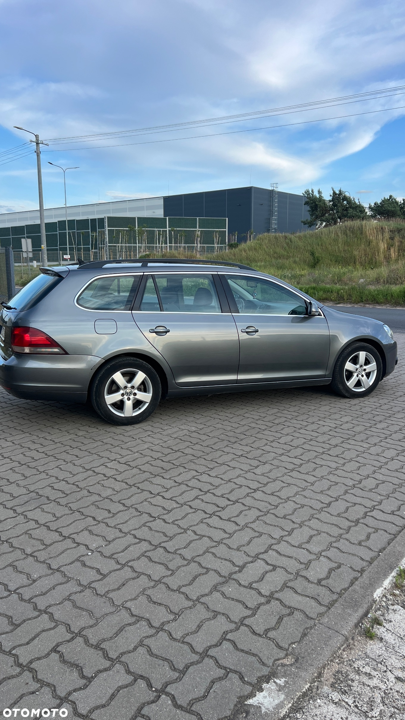 Volkswagen Golf 1.6 TDI BlueMotion Technology DSG Comfortline - 6