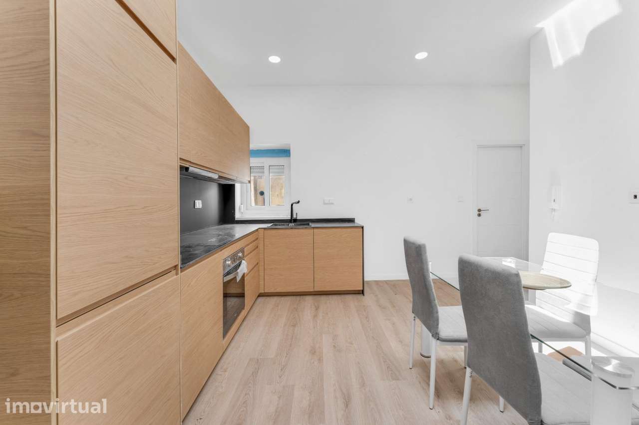Apartamento T2 Amplo e Renovado em Arroios | Lisboa - Grande imagem: 3/16
