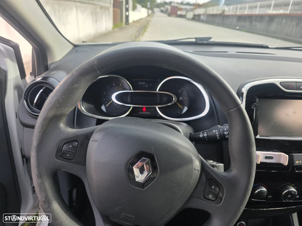 Renault Clio Sport Tourer 1.5 dCi - 8