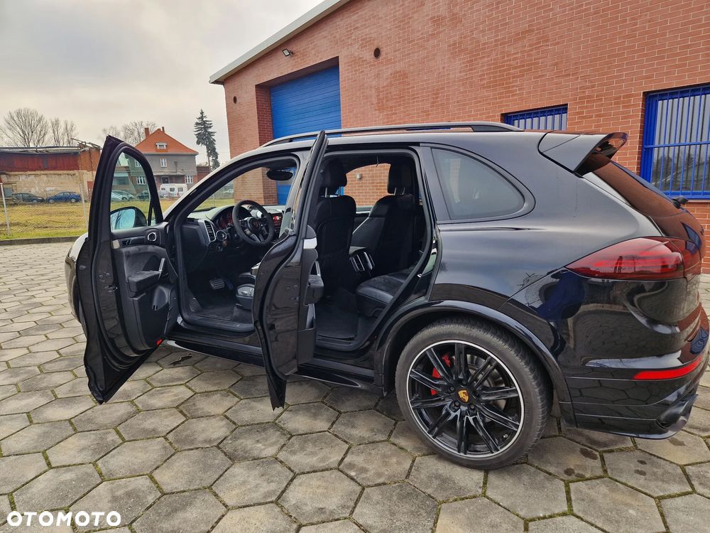 Porsche Cayenne - 23