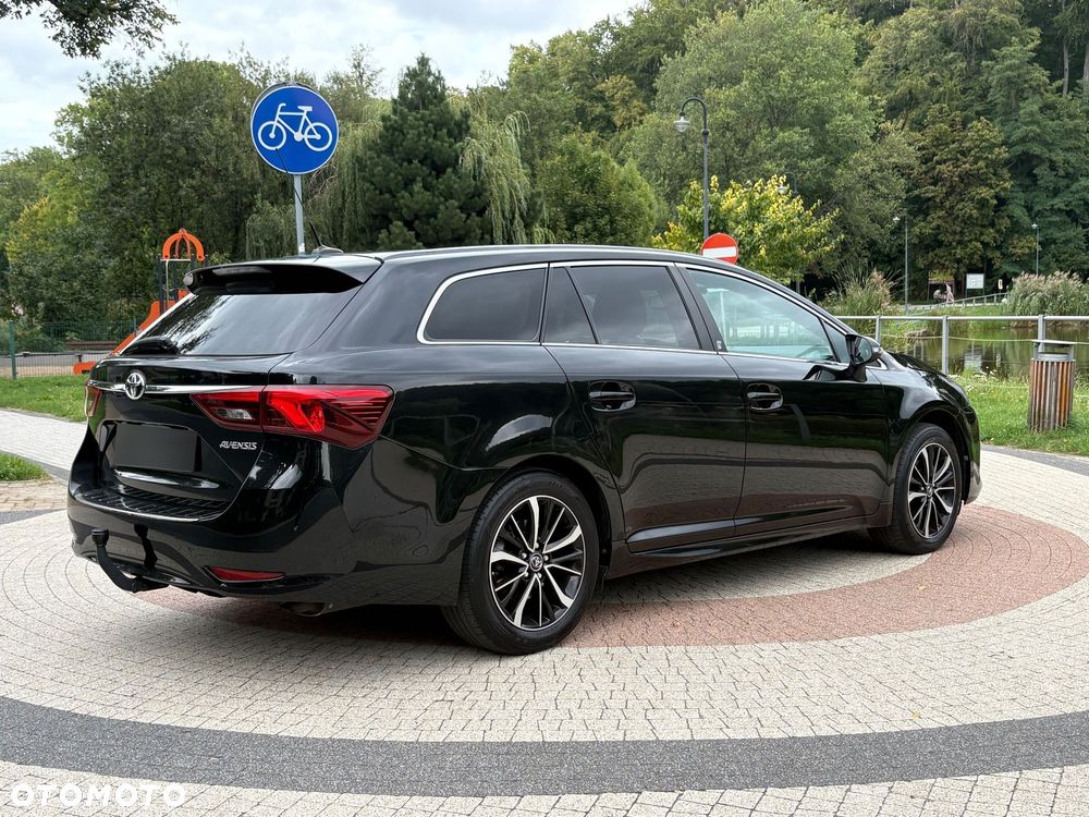 Toyota Avensis Touring Sports 1.8 Team Deutschland - 3