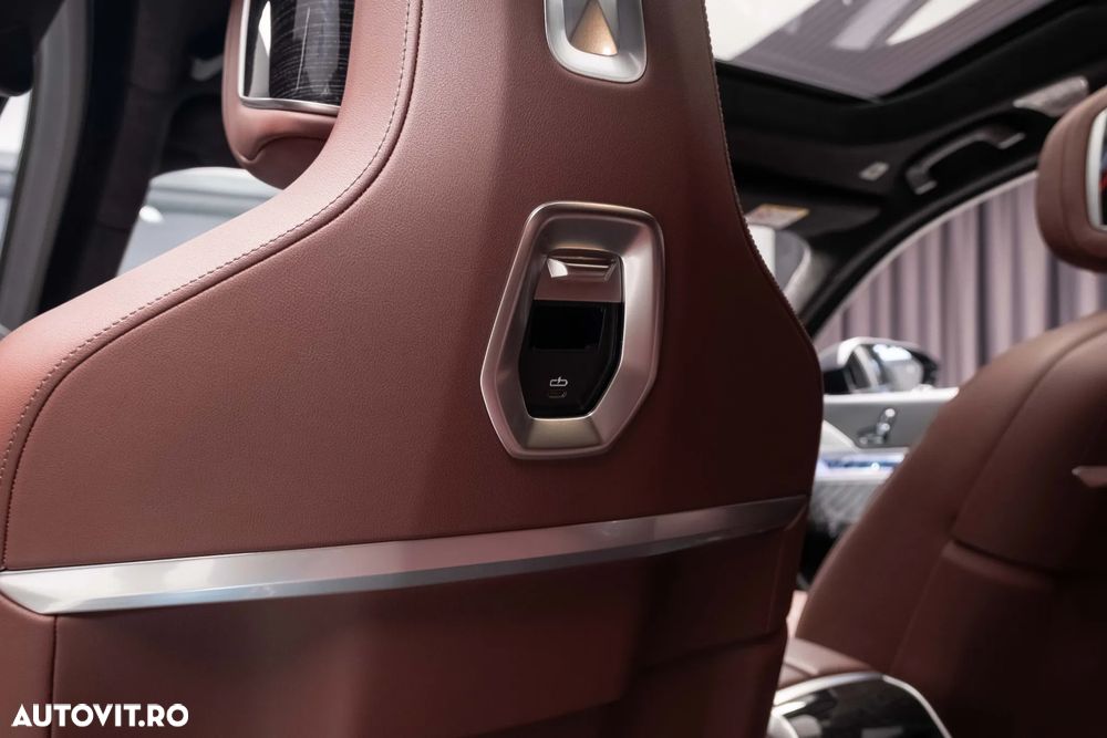 BMW Seria 7 - 34