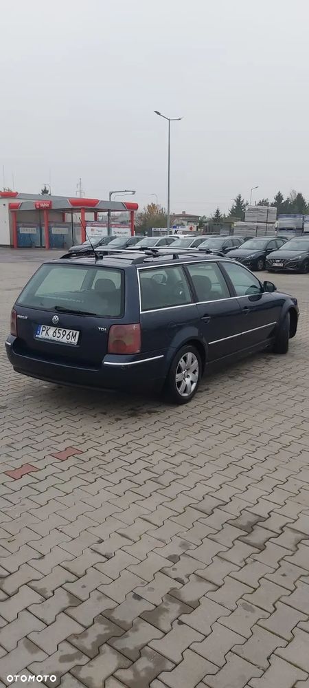 Volkswagen Passat - 4