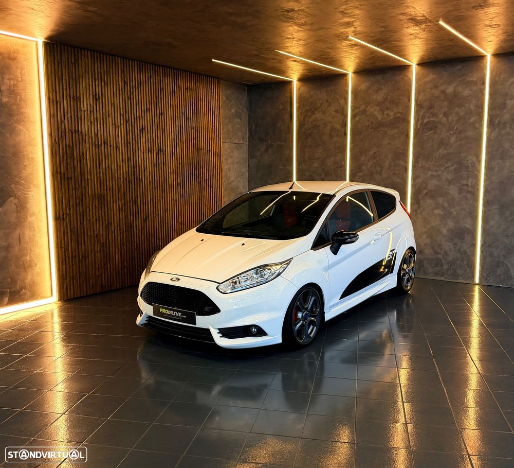 Ford Fiesta 1.6 EcoBoost c/ Pack Pele Desportiva ST - 9