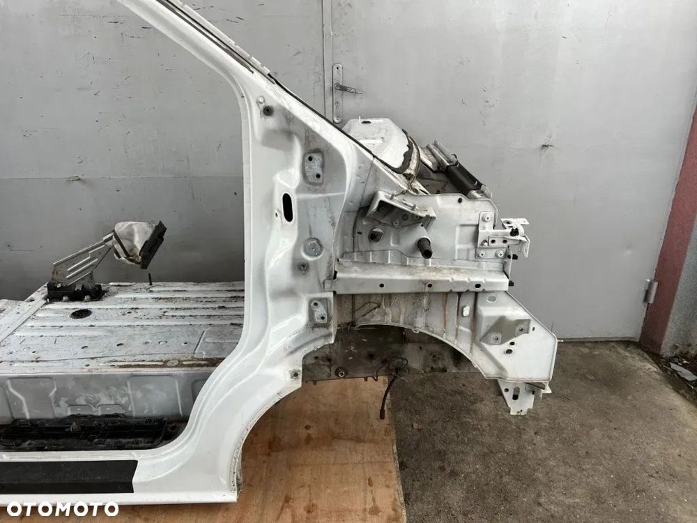 Ćwiartka Przednia Prawa Przód Podłużnica Próg Słupek Renault Trafic III Vivaro B Talento