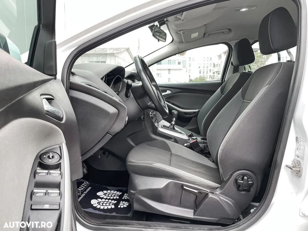 Ford Focus - 8