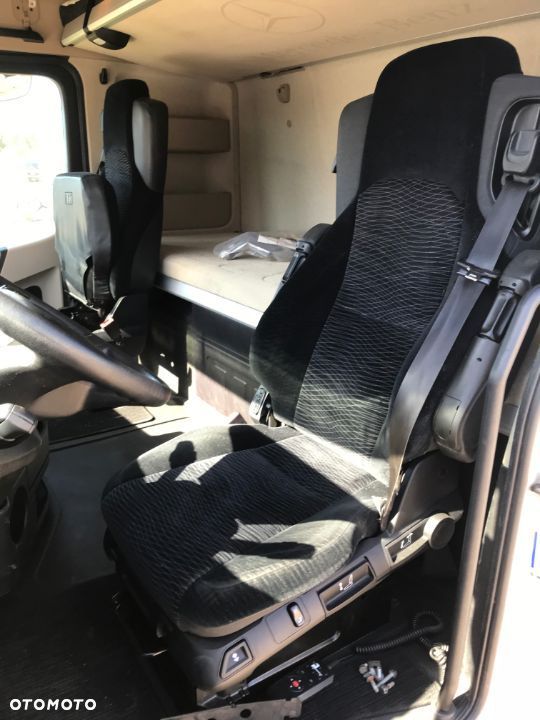 Fotel kierowcy Mercedes Actros MP4 - 3