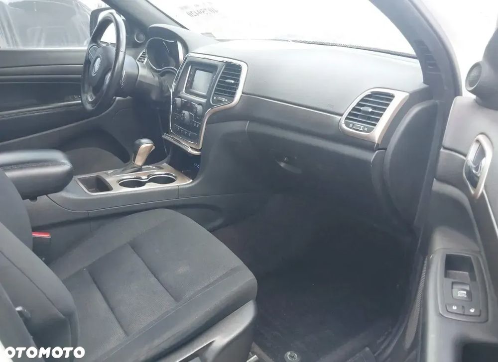 Jeep Grand Cherokee - 12