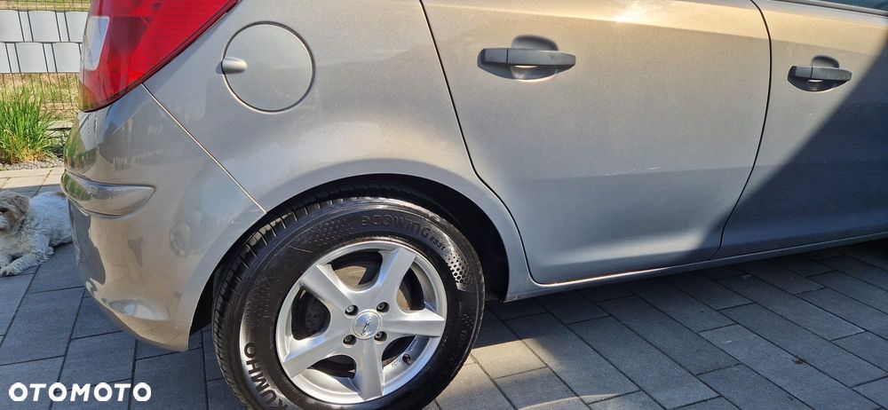 Opel Corsa 1.2 16V Essentia - 14