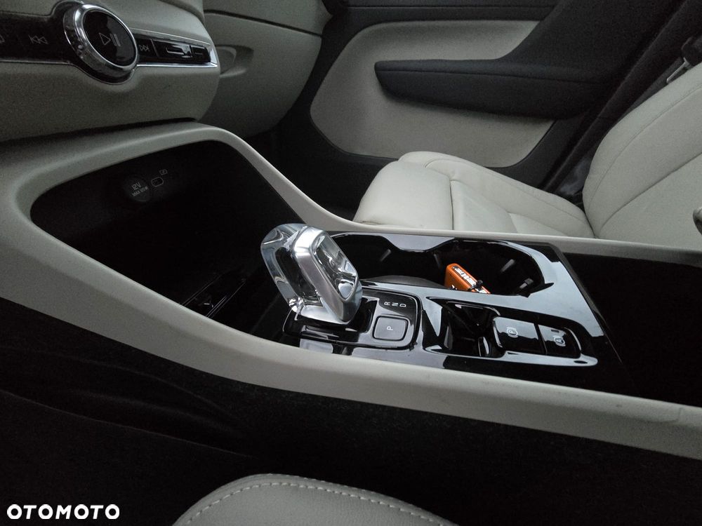 Volvo XC 40 - 22
