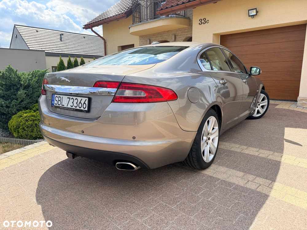 Jaguar XF 2.7 V6 Premium Luxury - 1