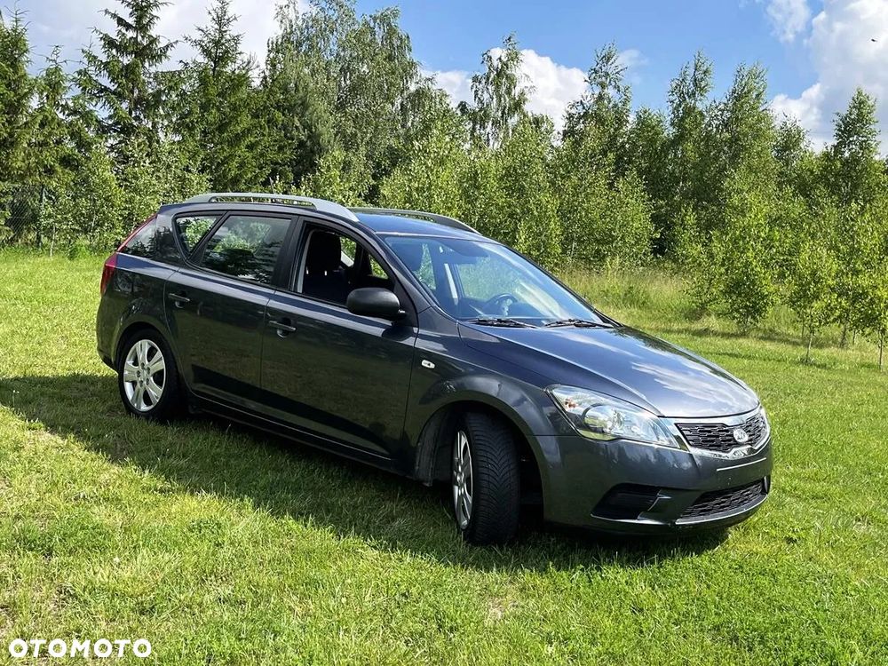 Kia Ceed - 4