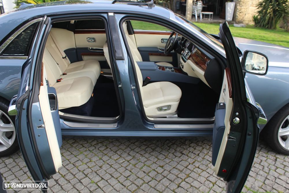 Rolls Royce Ghost - 39
