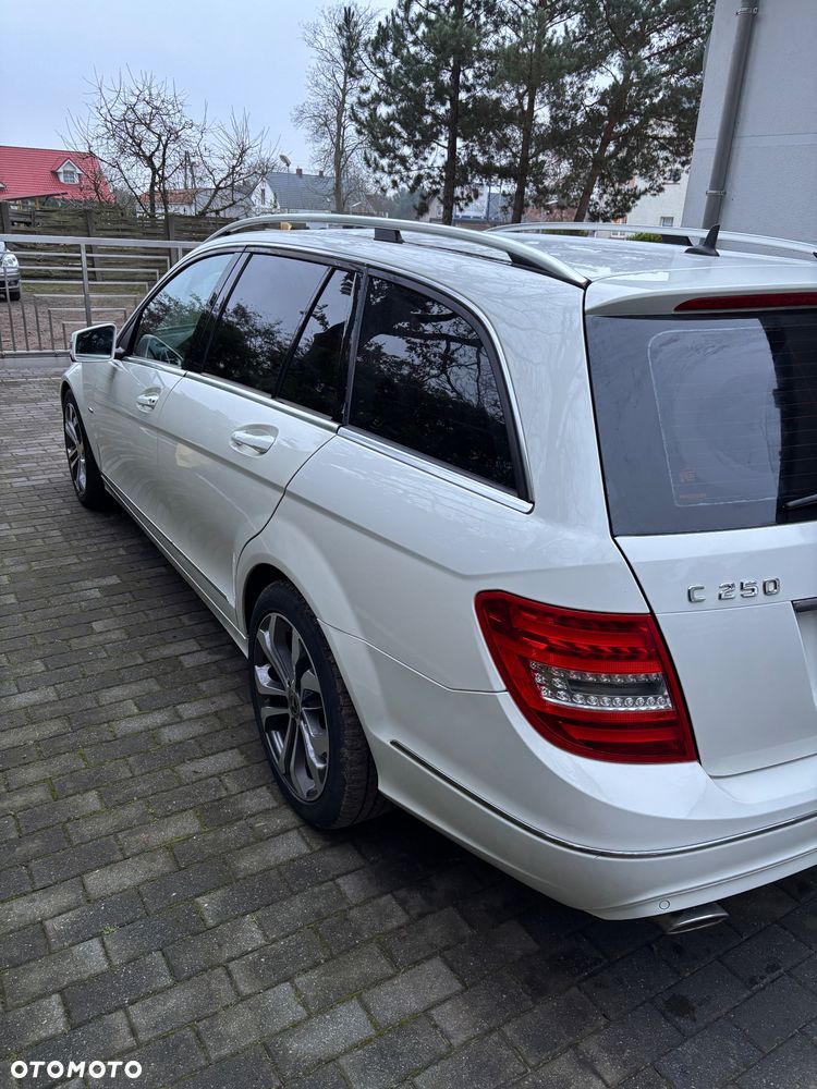 Mercedes-Benz Klasa C 250 CDI DPF 4Matic 7G-TRONIC BlueEFFICIENCY Avantgarde - 5