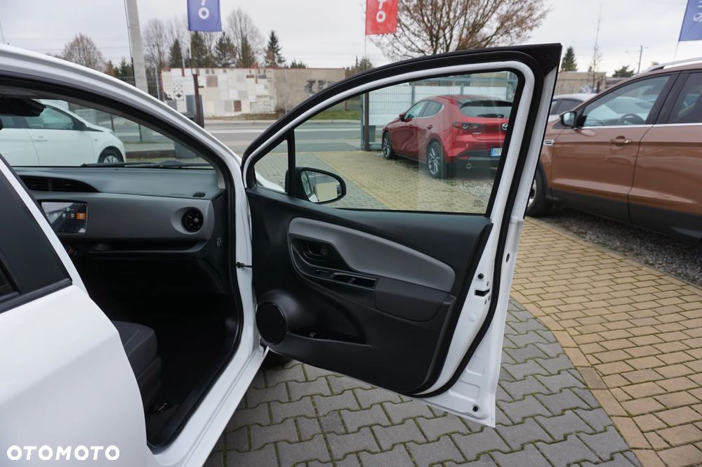 Toyota Yaris 1.0 VVT-i Team Deutschland - 25