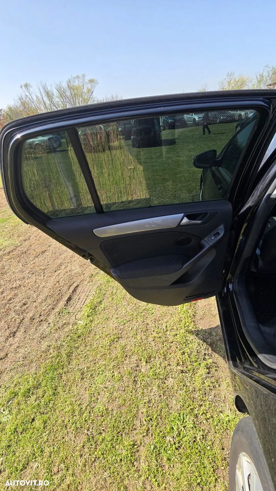 Volkswagen Golf - 6