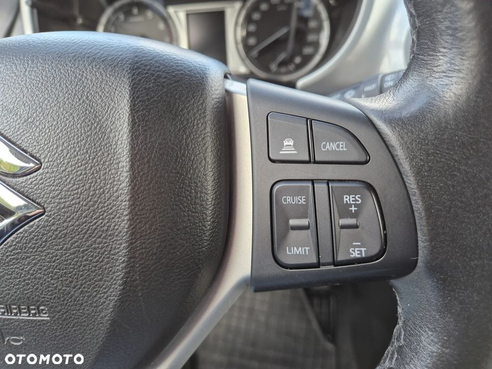 Suzuki Vitara 1.6 Premium 4WD - 24