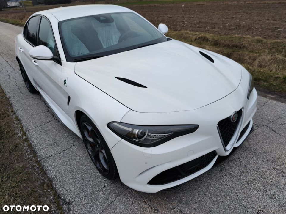 Alfa Romeo Giulia 2.9 V6 Bi-Turbo AT8 Quadrifoglio - 19