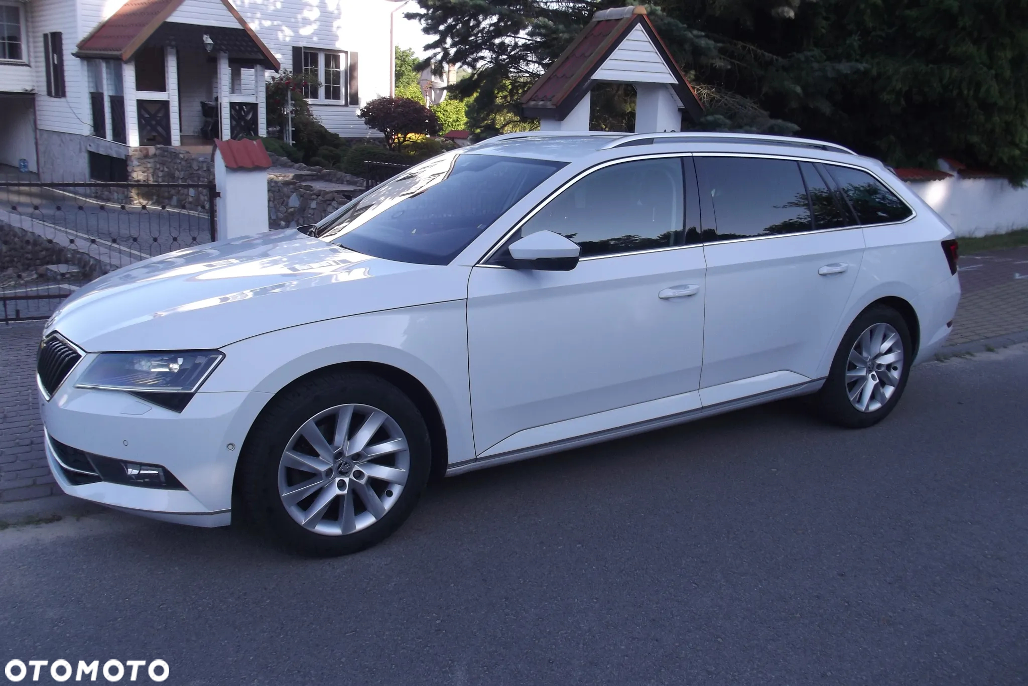 Skoda Superb 2.0 TDI Style DSG7 - 27