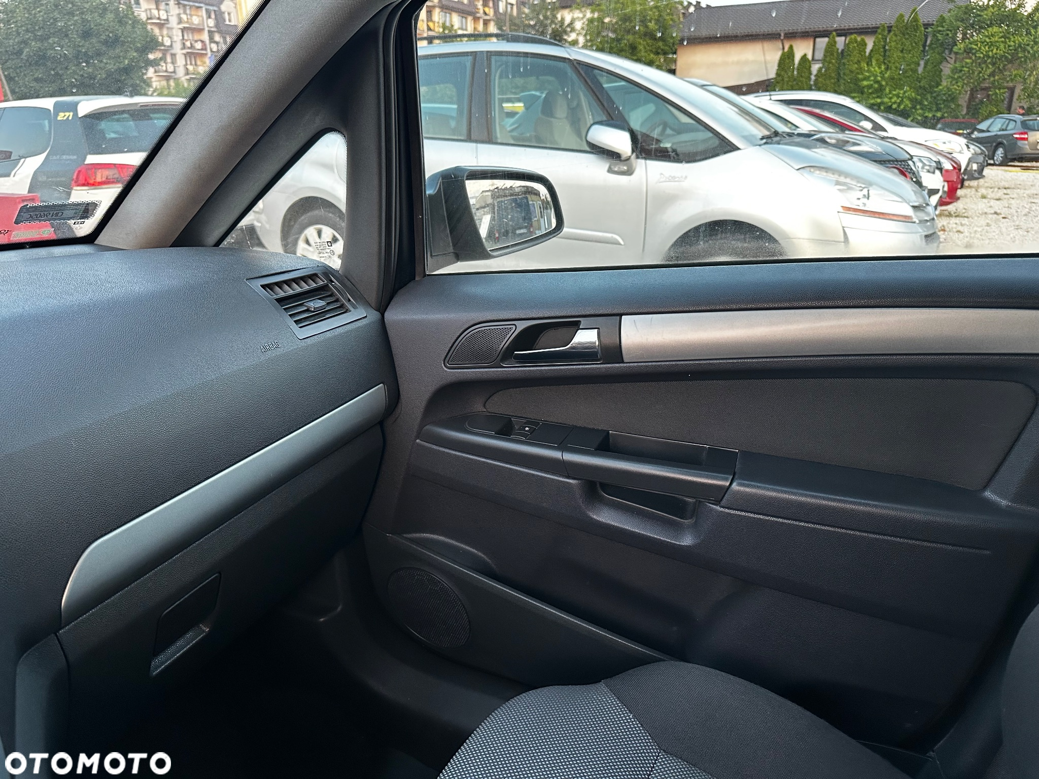 Opel Zafira 1.8 Cosmo - 26