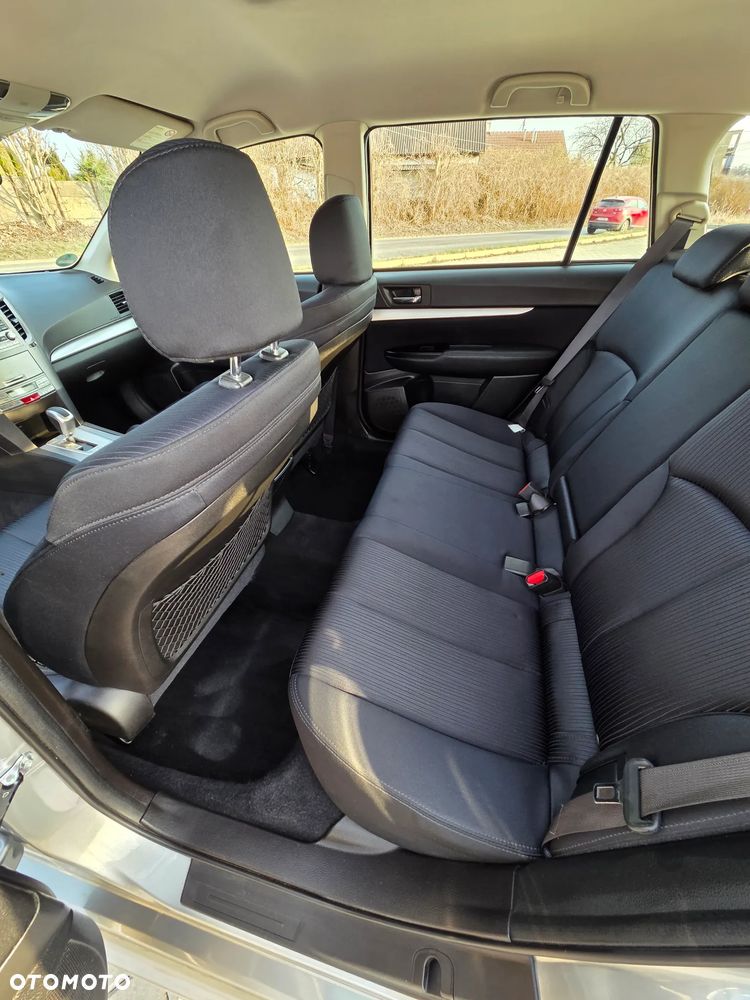 Subaru Legacy - 15