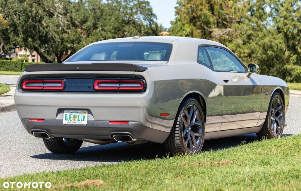 Dodge Challenger 5.7 R/T - 9
