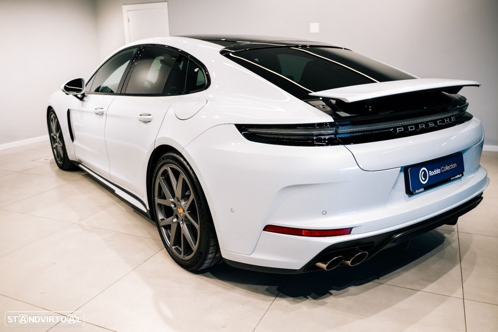 Porsche Panamera 4 E-Hybrid - 4