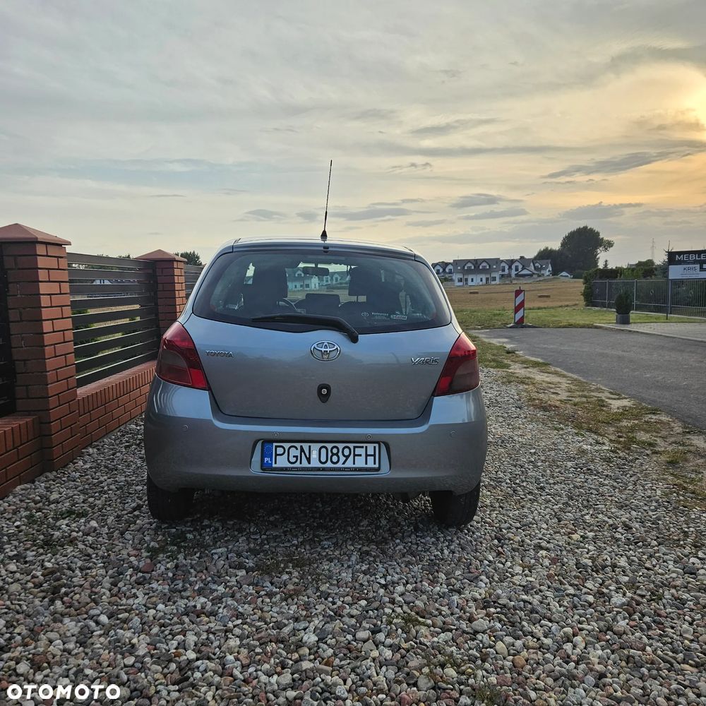 Toyota Yaris 1.0 Luna - 16