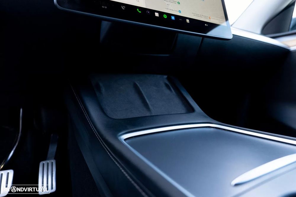 Tesla Model Y Performance Tração Integral - 19