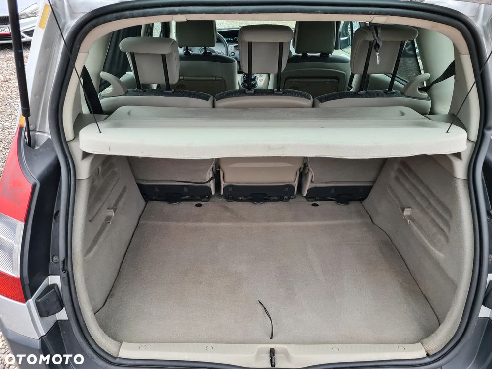 Renault Scenic 2.0 16V Privilege - 14