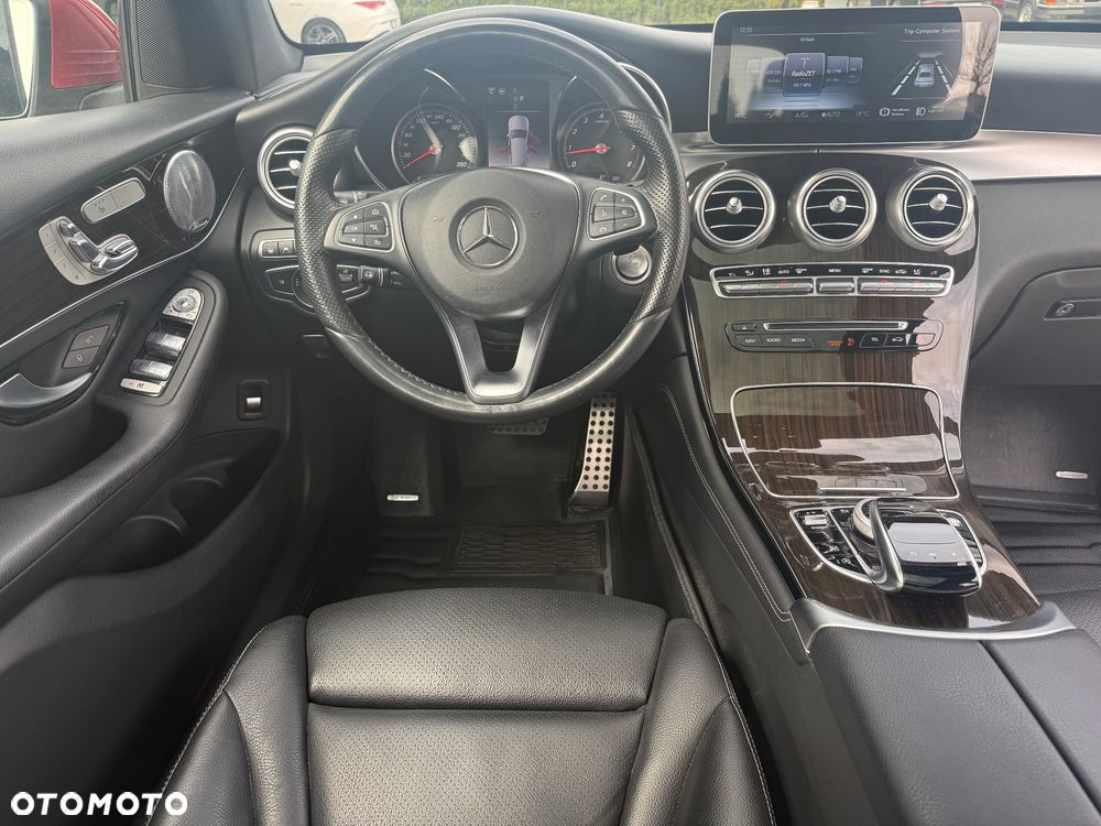 Mercedes-Benz GLC 300 4Matic 9G-TRONIC AMG Line - 6