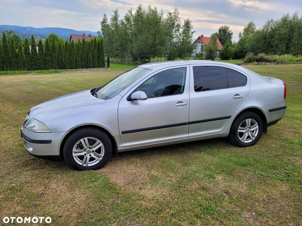 Skoda Octavia 1.6 Ambiente - 2