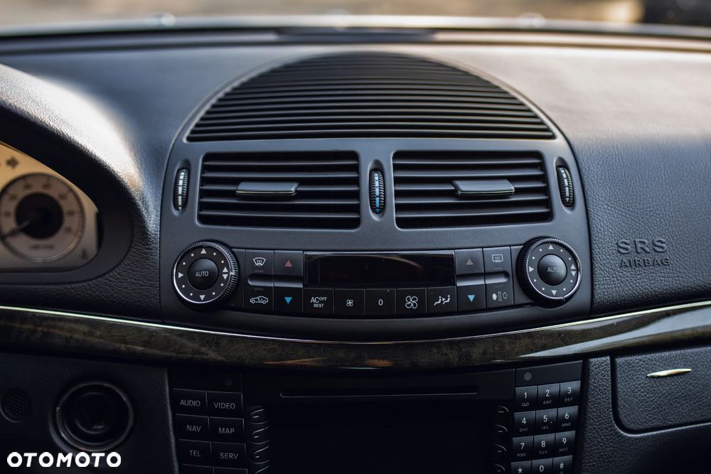 Mercedes-Benz Klasa E 500 Avantgarde - 24