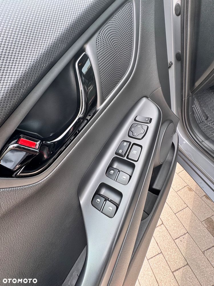 Hyundai Kona - 11
