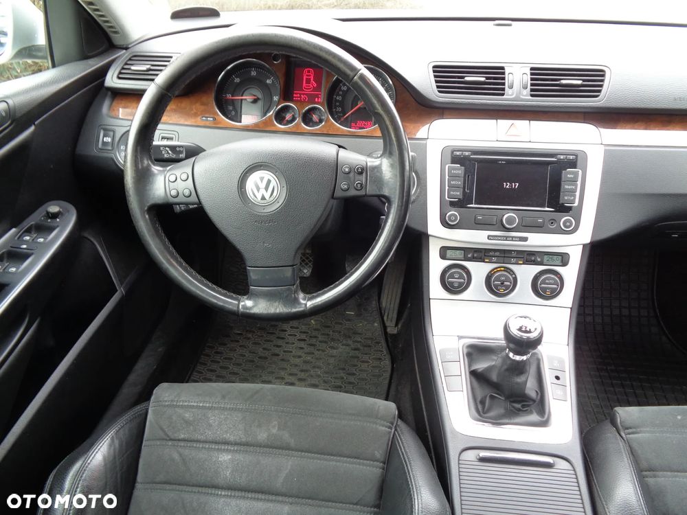 Volkswagen Passat 2.0 TDI DPF Highline - 15