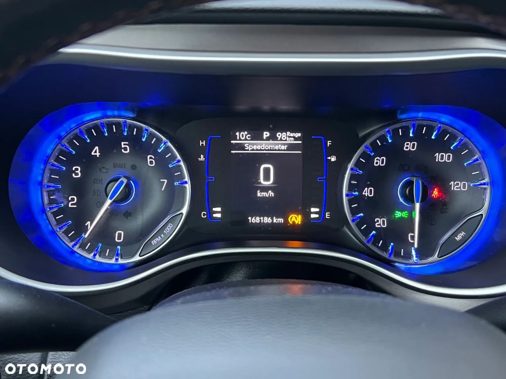 Chrysler Pacifica - 22