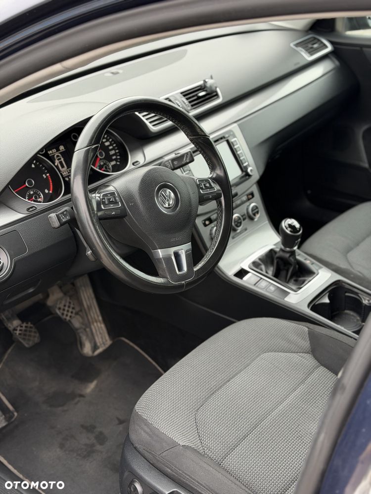 Volkswagen Passat - 7