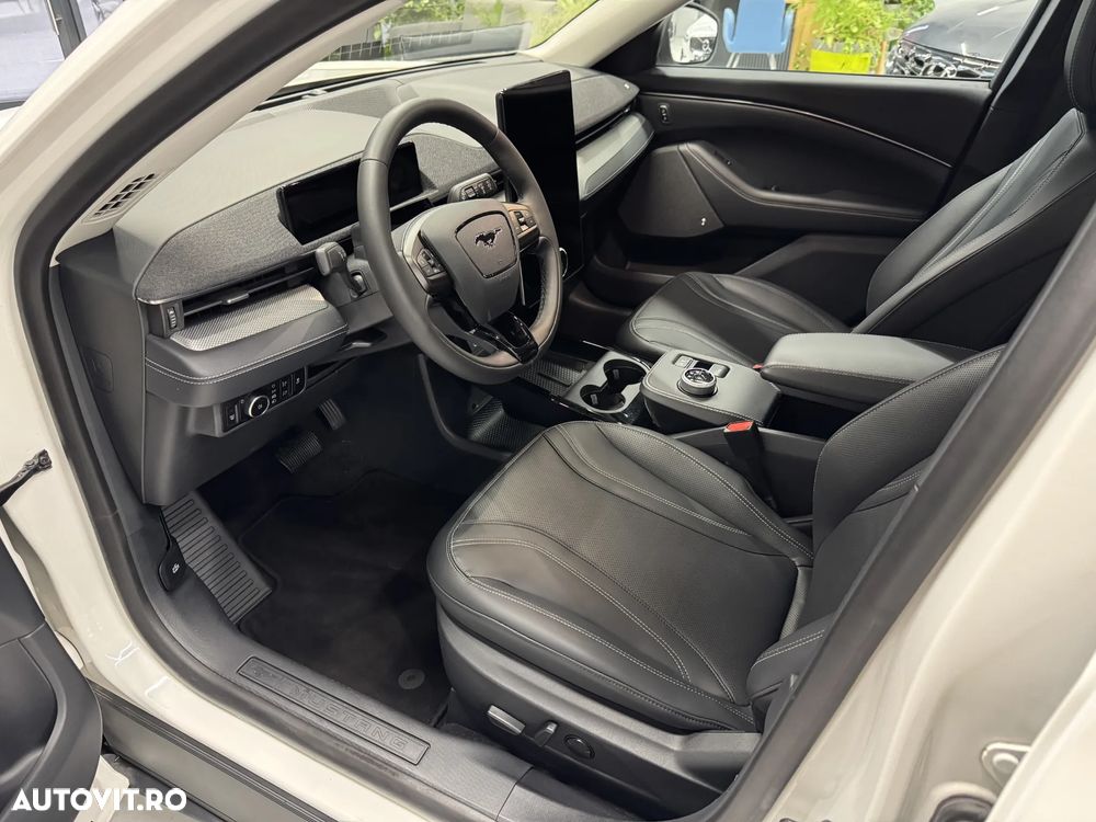 Ford Mustang Mach-E - 5