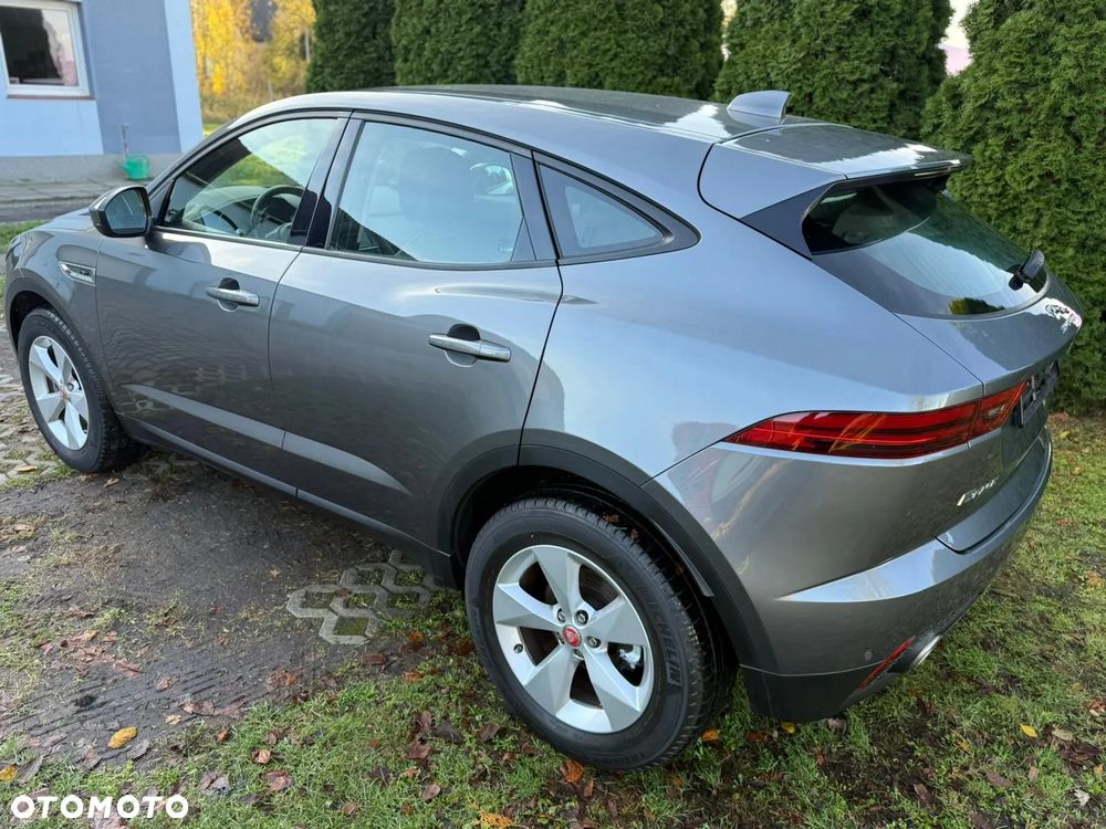 Jaguar E-Pace - 12