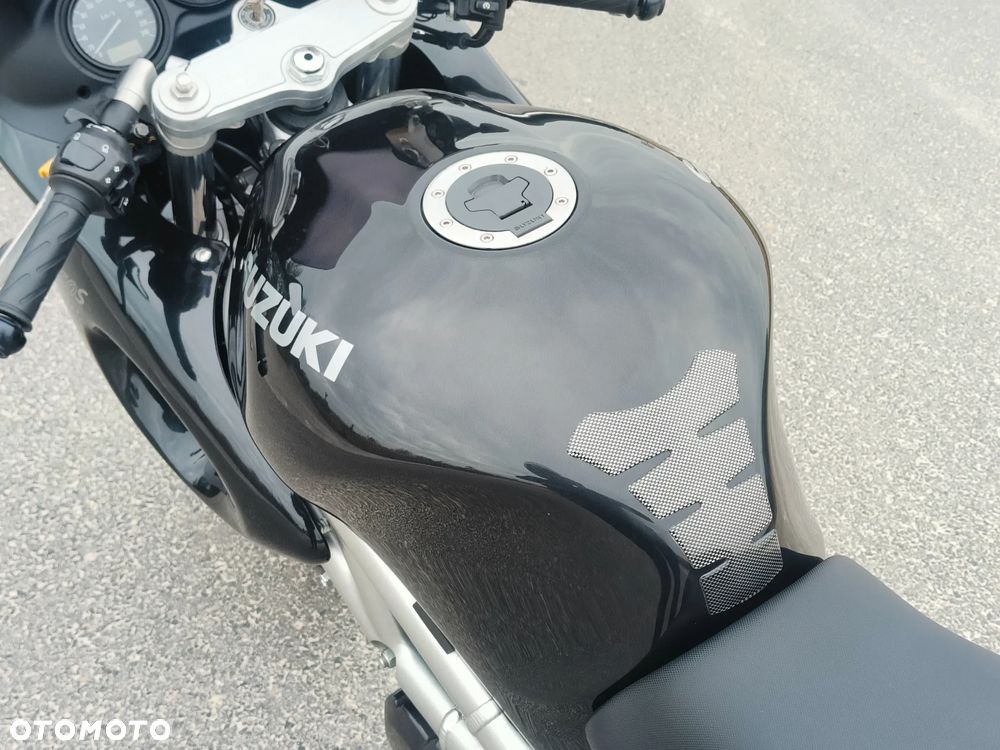 Suzuki SV - 17