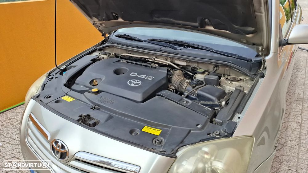 Toyota Avensis SW 2.0 D-4D - 5