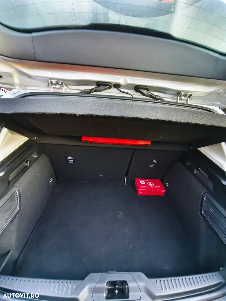 Ford Focus 1.0 EcoBoost Trend Edition - 9