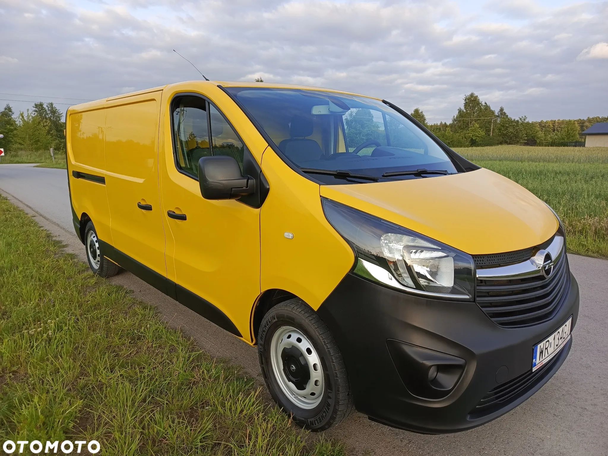 Opel Vivaro - 1