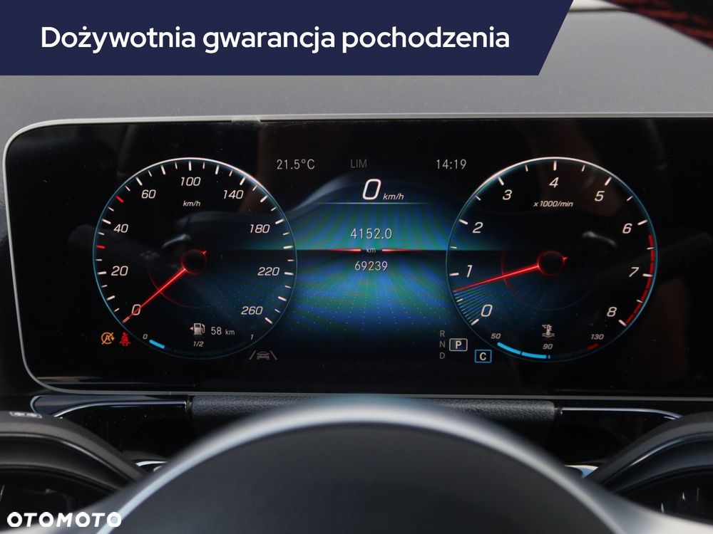 Mercedes-Benz GLA - 13