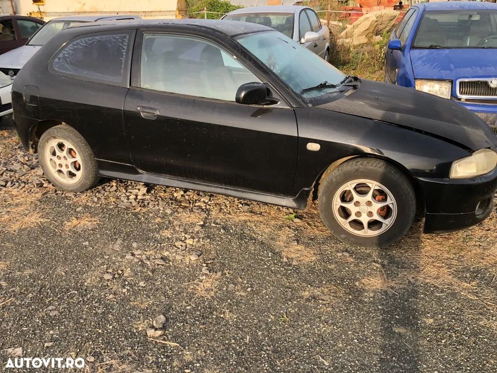 Dezmembrez Mitsubishi Colt 2003 HATCHBACK 1.3i, COD MOTOR :4G13 - 3