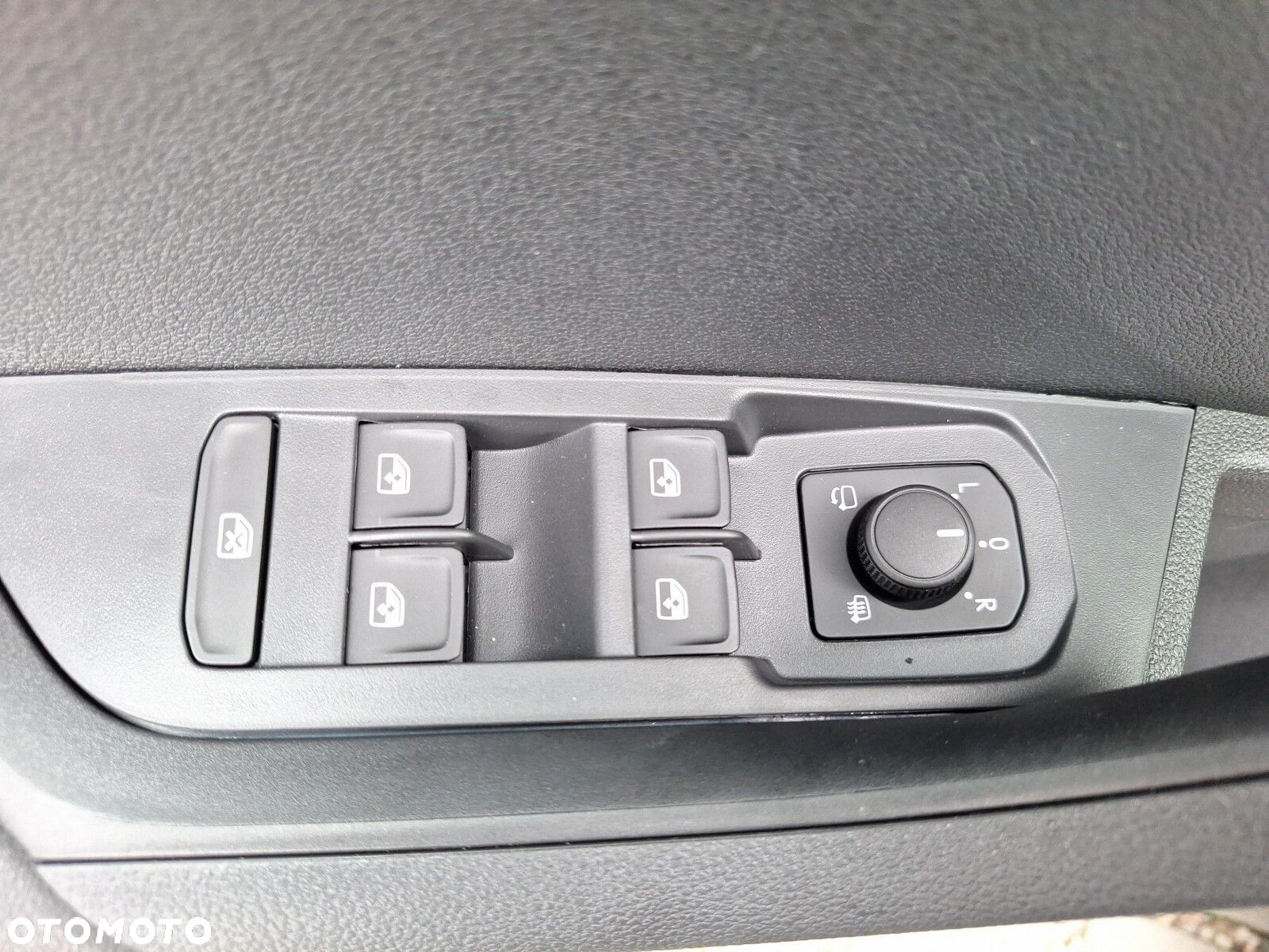 Skoda Karoq 1.5 TSI ACT Sportline DSG - 14